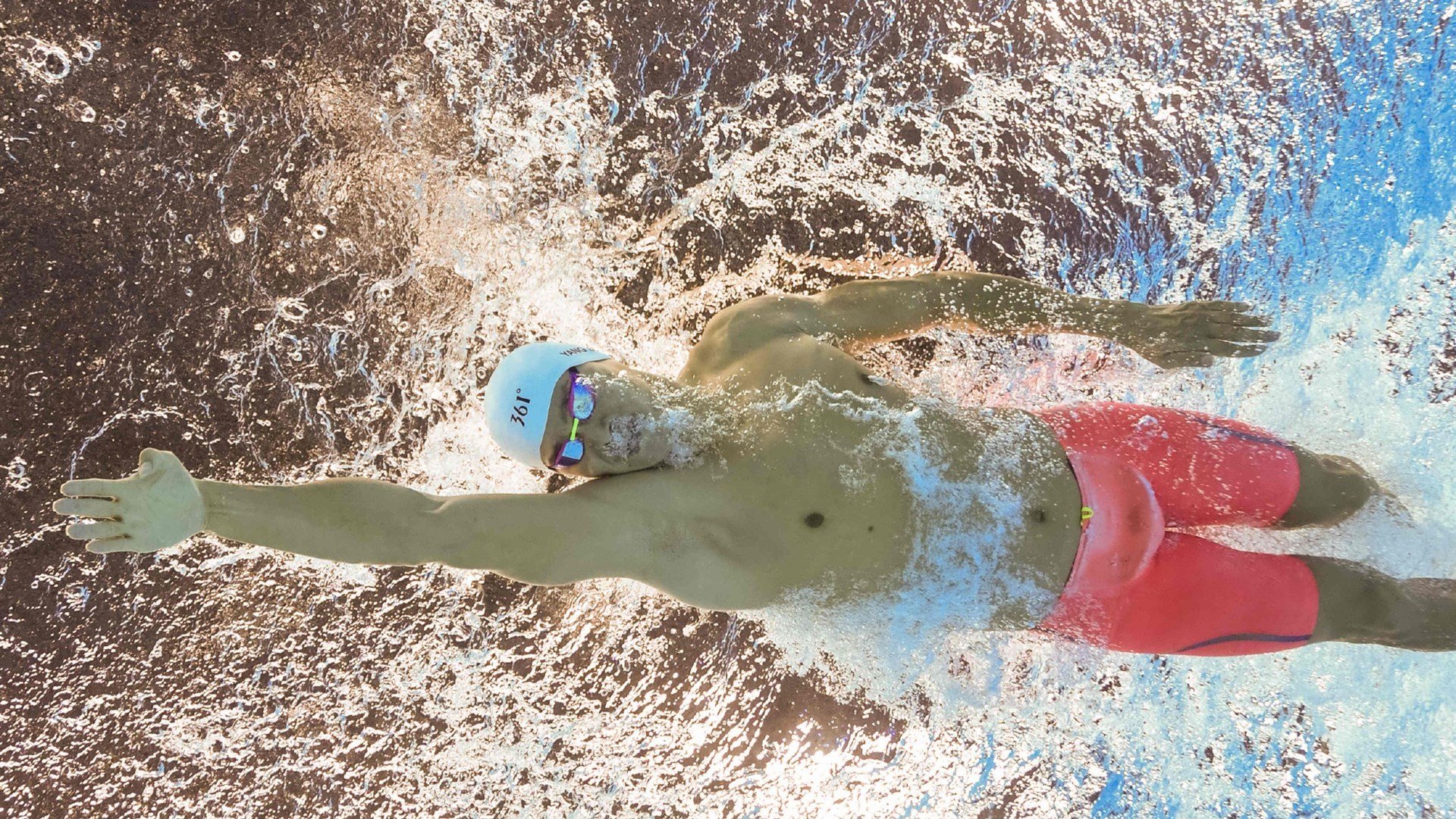 “华金·托比利亚的防守反击与高效配合,带领阿根廷美洲狮队迈向新高峰”